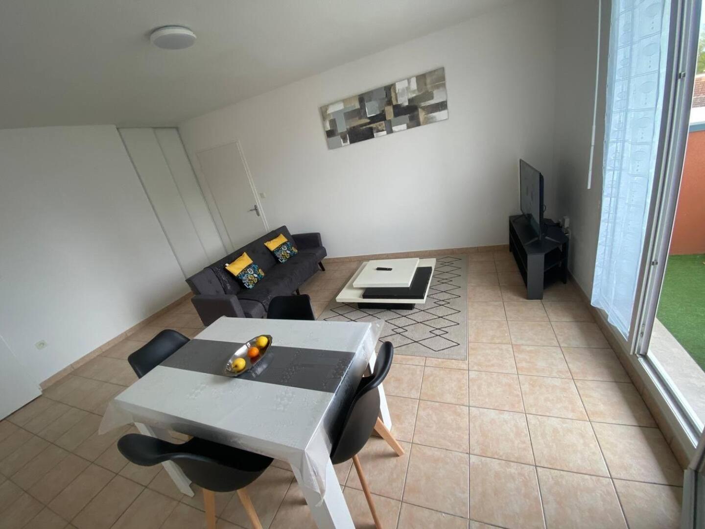 Appartement Proche Du Centre Béthune Buitenkant foto
